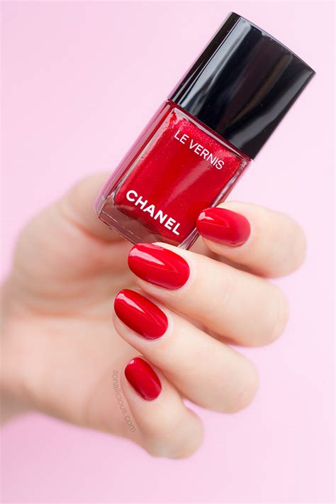 Chanel 918 flamboyance red nail polish 